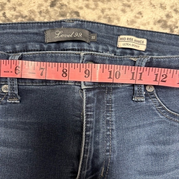 Level 99 mid rise Janice ultra skinny. With stretch! Size 32 - Picture 5 of 9